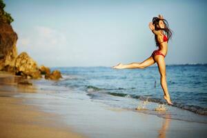 femme sur la plage photo