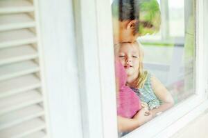 mère et fille s'amusant photo