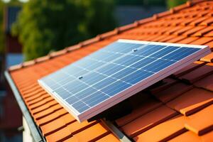 panneau solaire sur un toit rouge photo