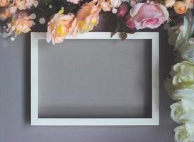 cadre avec fond floral de fleurs avec espace de copie photo
