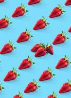 mûr des fraises modèle. nourriture modèle. bleu Contexte. verticale photo