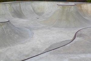 skatepark en béton de pise photo
