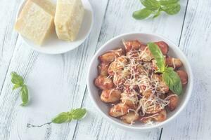 Patate Gnocchi avec tomate sauce photo