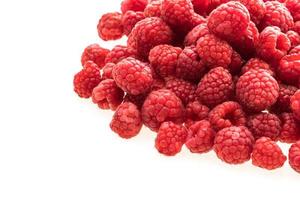 framboise sur blanc photo