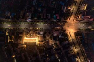 nuit scène de les turcs bagua ville dans Chine. photo
