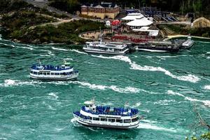 Les bateaux demoiselle des brumes aux chutes du Niagara photo
