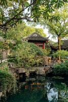 le l'automne dans le traditionnel parc dans Chine photo