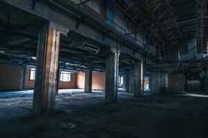 le abandonné industriel bâtiment. fantaisie intérieur scène. photo