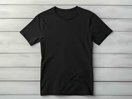 produit moquer en haut conception de une Vide noir T-shirt sur une blanc en bois Contexte photo