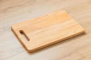 planche à découper en bois photo