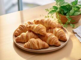 lumière petit déjeuner Contexte avec des croissants photo