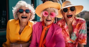 Trois Sénior citoyenne mature femmes copains à l'extérieur portant coloré et amusement mode dans le ville ensemble. ai généré photo