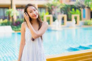 belle jeune femme asiatique sourire heureux style de vie
