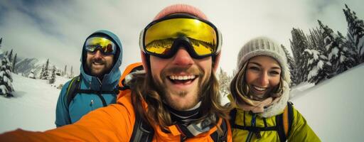 une groupe de skieurs portant ski des lunettes de protection et gants photo