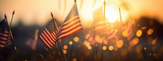 Etats-Unis fête avec mains en portant cierges magiques et américain drapeau à le coucher du soleil avec feux d'artifice, génératif ai photo