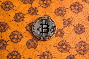 fermer de une bitcoin avec une unique toile de fond génératif ai photo