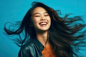 asiatique femme dans Années 20 souriant, longue cheveux, bleu Contexte , génératif ai photo