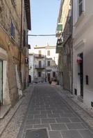 architecture des ruelles et des bâtiments de la ville de collescipoli photo