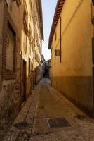 architecture des ruelles et des bâtiments de la ville de collescipoli photo