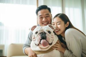 portrait de homme et femme étreindre mignonne taureau chien. animal de compagnie concept photo