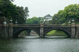 Japon tokyo impérial palais Château pont avec réflexion Asie empereur repère, vieux ancien histoire architecture Oriental ville Royal la tour fort edo bâtiment culture, attraction forteresse la monarchie photo