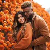 aimant interracial couple est profiter une romantique l'automne journée ai génératif photo
