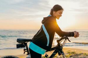 femme Faire des sports dans Matin photo