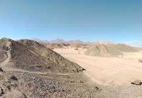 journée dans le désert de montagne. Egypte photo