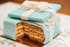 gâteau de mariage avec des gâteaux turquoise photo