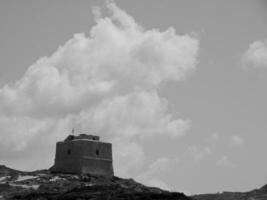 gozo île dans le méditerranéen mer photo