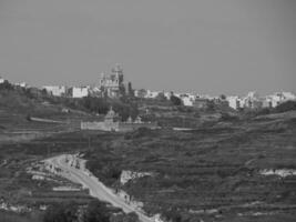 gozo île dans le méditerranéen mer photo