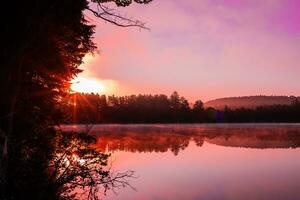 Matin lever du soleil plus de Lac photo