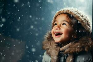 une enfant contagieux chute flocons de neige isolé sur une hiver pente Contexte photo