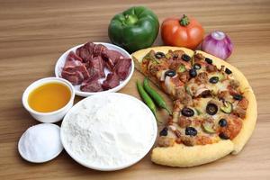 gros plan de pizza savoureuse pour la journée de la pizza photo