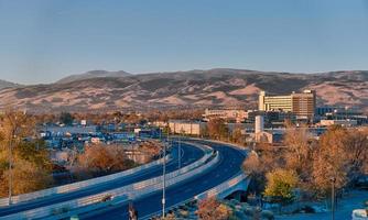 reno nevada toits de la ville tôt le matin photo