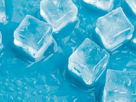 la glace cubes sur le bleu Contexte photo