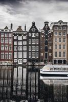 Amsterdam, Pays-Bas - 06 septembre 2018, construction de la gare centrale photo