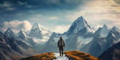 ai généré. ai génératif. randonneur seul homme à haute de pointe Montagne aventure Extérieur la nature inspiration Contexte. graphique art photo