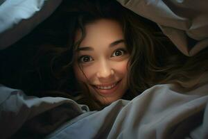 portrait de magnifique Jeune femme mensonge dans lit en dessous de blanc couverture. ai généré pro photo