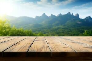 vide en bois table avec Montagne vue et bleu ciel Contexte photo