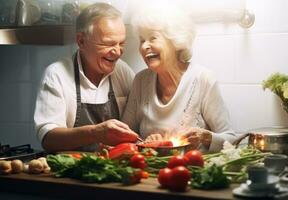 vieux couple cuisine à le cuisine photo