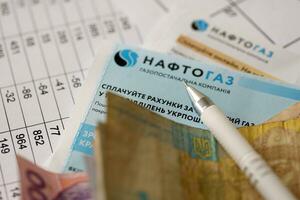 Kyiv, Ukraine - juillet 7, 2023 naftogaz utilitaire facture document avec ukrainien hryvnias argent photo