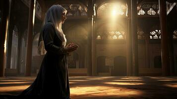religieux musulman femme prier dans une église photo