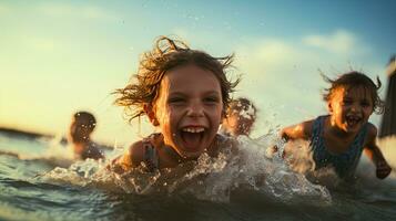 une groupe de les enfants étaient ayant amusement en jouant dans le mer. photo