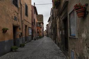 bâtiments de la ville de nepi, italie, 2020 photo