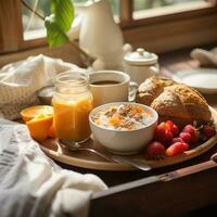 paresseux Matin dans lit avec petit déjeuner photo