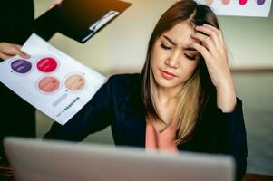 stress de travail travail problèmes, une lot de travail, lourd travail, émotif stress chômage situation, sans emploi photo