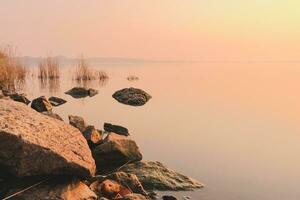 rivière à le coucher du soleil paysage, la nature le coucher du soleil magnifique photo