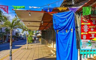 puerto escondido oaxaca Mexique 2023 typique magnifique coloré touristique rue trottoir ville puerto escondido Mexique. photo