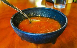sauce chili mexicaine rouge épicée à puerto escondido mexique. photo